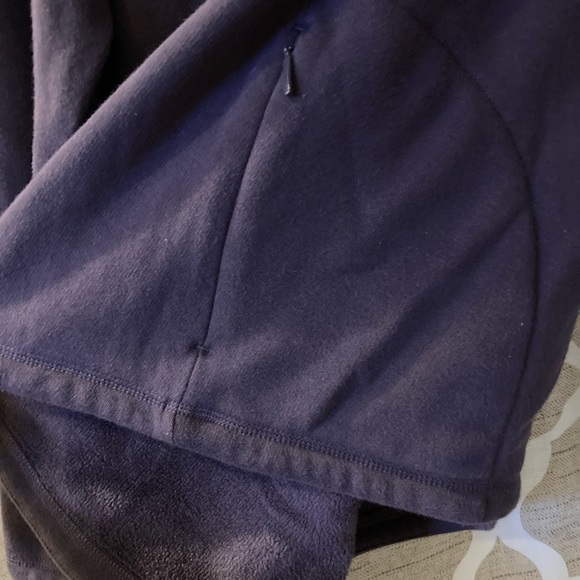 Athleta Mock-Neck Shoulder Zipper Fleece-Lined Pullover w/ Tulip Hem - Picture 4 of 10